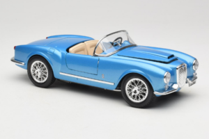 Lancia Aurelia B24 Spider Blauw Bburago 1:18 3010-M1 Metaal — afbeelding 6 van 8