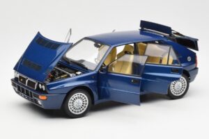 Lancia Delta HF Integrale Evo II Blauw Kyosho 1:18 08341BL Metaal — afbeelding 2 van 8