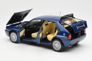 Lancia Delta HF Integrale Evo II Blauw Kyosho 1:18 08341BL Metaal — afbeelding 5 van 8