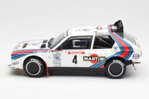 Lancia Delta S4 Martini #4 H. Toivonen / S. Cresto Rally Tour de Corse 1986 AUTOart 1:18 88620 Metaal — afbeelding 4 van 8