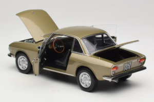 Lancia Fulvia Coupe Bronze Longchamps Norev 1:18 187985 Metaal — afbeelding 5 van 8