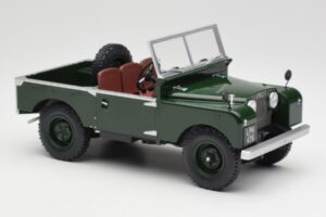 Land Rover 88 Series 1 Open Top Donkergroen MCG 1:18 MCG18367 Metaal — afbeelding 2 van 6