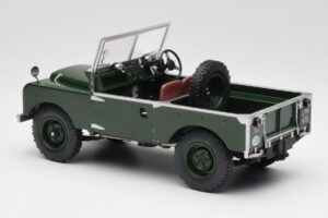 Land Rover 88 Series 1 Open Top Donkergroen MCG 1:18 MCG18367 Metaal — afbeelding 4 van 6