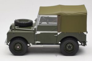 Land Rover 88 Series I Matt Green Minichamps 1:18 150168909 Metaal — afbeelding 4 van 8