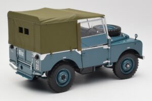 Land Rover 88 Series I Lichtblauw Minichamps 1:18 150168907 Metaal — afbeelding 3 van 8