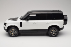 Land Rover Defender 110 L663 GT Spirit 1:12 GT554 Hars — afbeelding 3 van 6