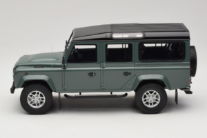Land Rover Defender Station Wagon Keswick Green GT Spirit 1:18 GT527 Hars — afbeelding 3 van 6