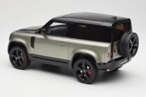 Land Rover Defender 90 HSE P400 L663 Pangea Green Metallic GT Spirit 1:18 GT517 Hars — afbeelding 5 van 6