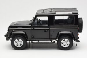 Land Rover Defender 90 Santorini Zwart Metallic Kyosho 1:18 08901BK Metaal — afbeelding 4 van 8