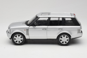 Land Rover Range Rover L322 Zilver Welly 1:18 12536W Metaal — afbeelding 4 van 8