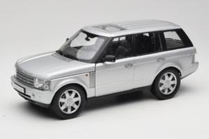 Land Rover Range Rover L322 Zilver Welly 1:18 12536W Metaal