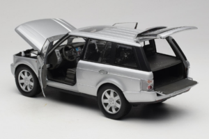 Land Rover Range Rover L322 Zilver Welly 1:18 12536W Metaal — afbeelding 5 van 8