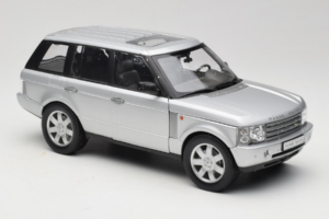Land Rover Range Rover L322 Zilver Welly 1:18 12536W Metaal — afbeelding 6 van 8