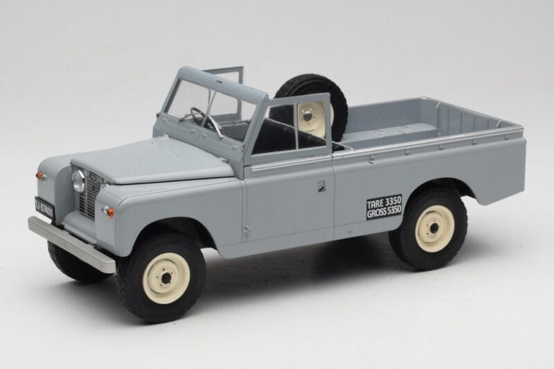 Land Rover Series II 109 Pickup Grijs MCG 1:18 MCG18092 Metaal