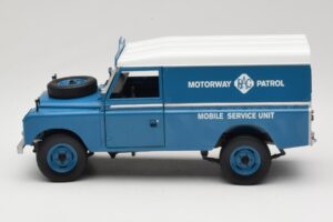Land Rover Series III 109 Soft Top Motorway Patrol Blauw Eagles Race 1:18 4403 Metaal — afbeelding 4 van 8