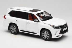 Lexus LX570 J200 Wit LCD 1:18 LCD18010-WH Metaal — afbeelding 6 van 8