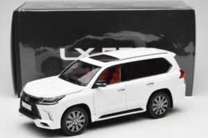 Lexus LX570 J200 Wit LCD 1:18 LCD18010-WH Metaal — afbeelding 8 van 8