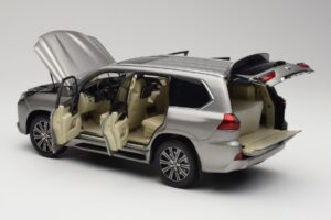 Lexus LX570 Sonic Titanium Kyosho 1:18 08955T Metaal — afbeelding 5 van 8