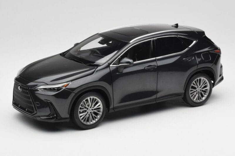 Lexus NX450h+ AZ20 Zwart Kyosho 1:18 08968GBK Hars