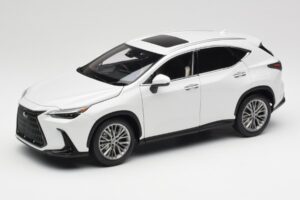 Lexus NX450h+ AZ20 Wit Kyosho 1:18 08968Q Hars