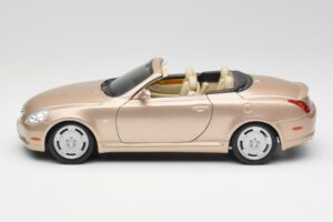 Lexus SC430 Beige Maisto 1:18 31629 Metaal — afbeelding 4 van 8