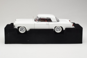 Lincoln Continental Mark II Wit Road Signature 1:18 20078-P1 Metaal — afbeelding 3 van 6