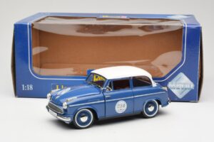Lloyd Alexander TS #234 Blauw Revell 1:18 08463 Metaal — afbeelding 8 van 8