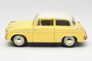 Lloyd Alexander TS Geel Revell 1:18 08958 Metaal — afbeelding 4 van 8
