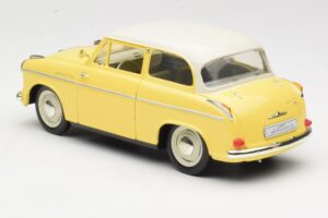 Lloyd Alexander TS Geel Revell 1:18 08958 Metaal — afbeelding 7 van 8