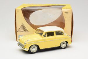 Lloyd Alexander TS Geel Revell 1:18 08958 Metaal — afbeelding 8 van 8