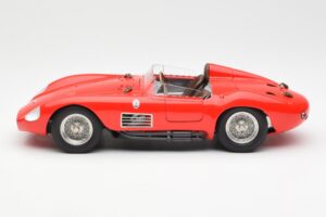 Maserati 300S Rood CMC 1:18 M-105 Metaal — afbeelding 3 van 6