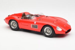 Maserati 300S Rood CMC 1:18 M-105 Metaal — afbeelding 4 van 6