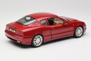 Maserati 3200 GT Donkerrood Bburago 1:18 3341-M2 Metaal — afbeelding 3 van 8
