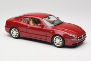 Maserati 3200 GT Donkerrood Bburago 1:18 3341-M2 Metaal — afbeelding 6 van 8
