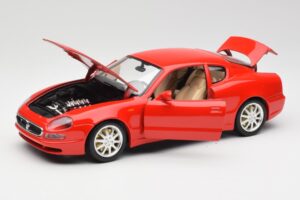 Maserati 3200 GT Rood Bburago 1:18 3341 Metaal — afbeelding 2 van 8