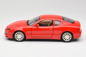 Maserati 3200 GT Rood Bburago 1:18 3341 Metaal — afbeelding 4 van 8