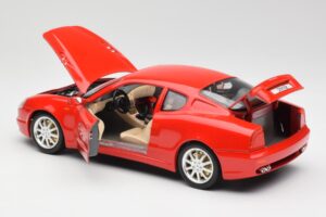 Maserati 3200 GT Rood Bburago 1:18 3341 Metaal — afbeelding 5 van 8