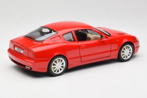 Maserati 3200 GT Rosso Mondiale Bburago 1:18 3341-M1 Metaal — afbeelding 3 van 8
