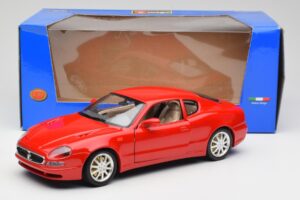 Maserati 3200 GT Rosso Mondiale Bburago 1:18 3341-M1 Metaal — afbeelding 8 van 8