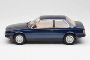 Maserati Biturbo Coupe Donkerblauw Metallic Minichamps 1:18 107123500 Metaal — afbeelding 3 van 6