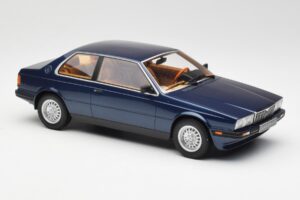 Maserati Biturbo Coupe Donkerblauw Metallic Minichamps 1:18 107123500 Metaal — afbeelding 4 van 6