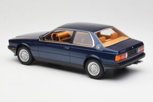 Maserati Biturbo Coupe Donkerblauw Metallic Minichamps 1:18 107123500 Metaal — afbeelding 5 van 6