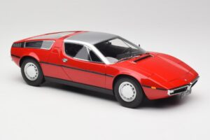 Maserati Bora Rood & Zilver Minichamps 1:18 107123721 Hars — afbeelding 4 van 6
