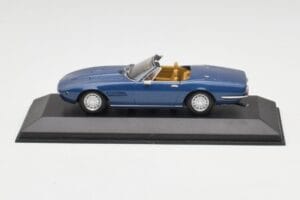 Maserati Ghibli Spyder Blauw Minichamps 1:43 Maserati Ghibli Spyder Blauw Minichamps 1:43 400123330 Metaal