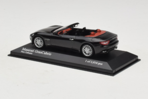 Maserati GranCabrio Zwart Metallic Minichamps 1:43 400123930 Metaal — afbeelding 3 van 5