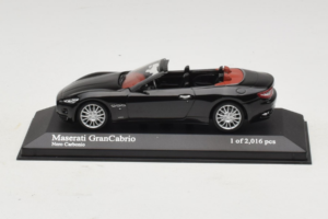 Maserati GranCabrio Zwart Metallic Minichamps 1:43 400123930 Metaal