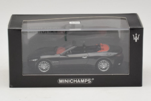 Maserati GranCabrio Zwart Metallic Minichamps 1:43 400123930 Metaal — afbeelding 5 van 5