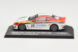 Maserati GranTurismo MC GT4 #28 Smurra / Piancastelli Maserati MC 2010 Minichamps 1:43 400101228 Metaal