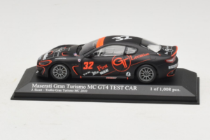 Maserati GranTurismo MC GT4 #32 J. Sicart Maserati MC 2010 Minichamps 1:43 400101232 Metaal