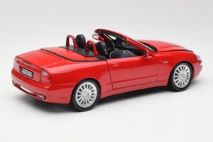 Maserati GT Spyder Rood Bburago 1:18 34097 Metaal — afbeelding 3 van 8